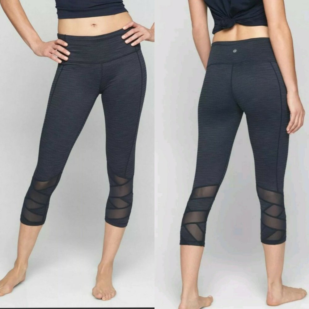 ATHLETA Mantra Navy Mesh Criss Cross Hiddent Pocket Capri Leggings Size Small